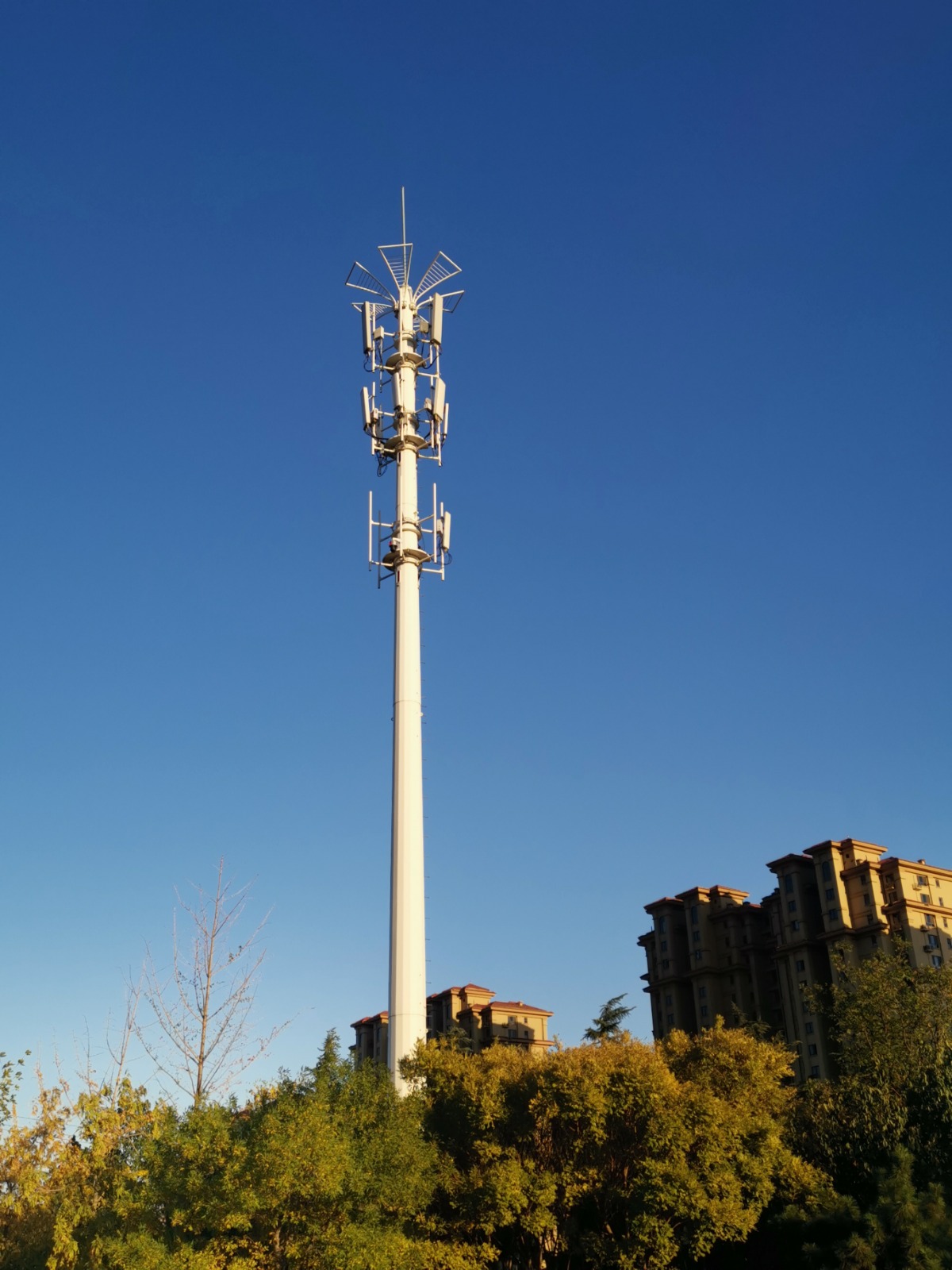 опорная башня для телекоммуникаций