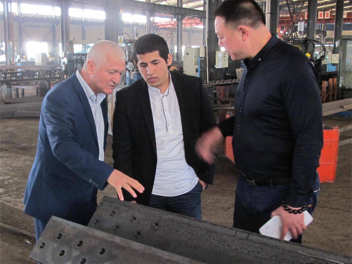 Клиенты из Казахстана посетили завод
        