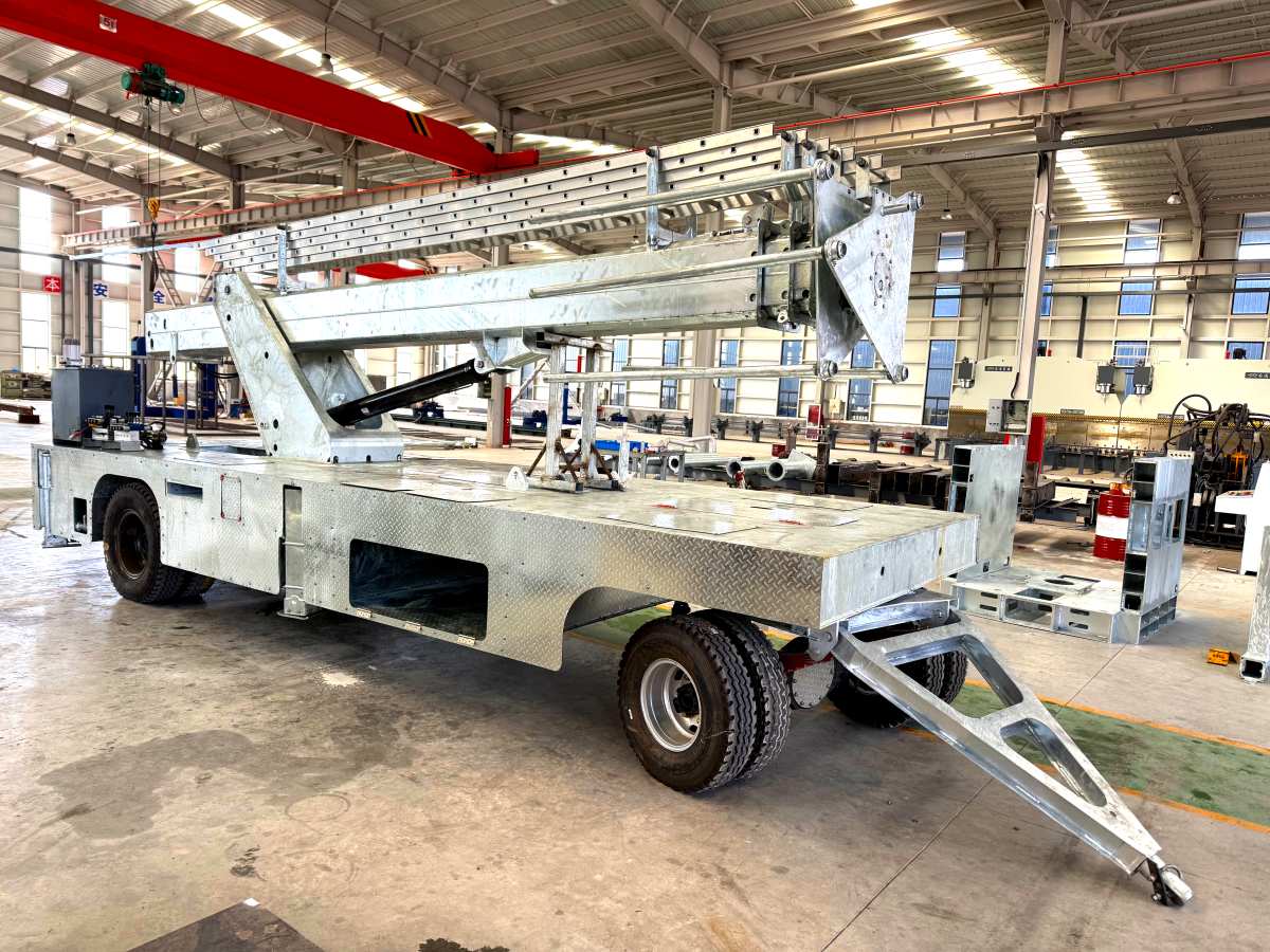 35-метровый гидравлический подъемный модуль на колесах (COW) для опытной сборки.