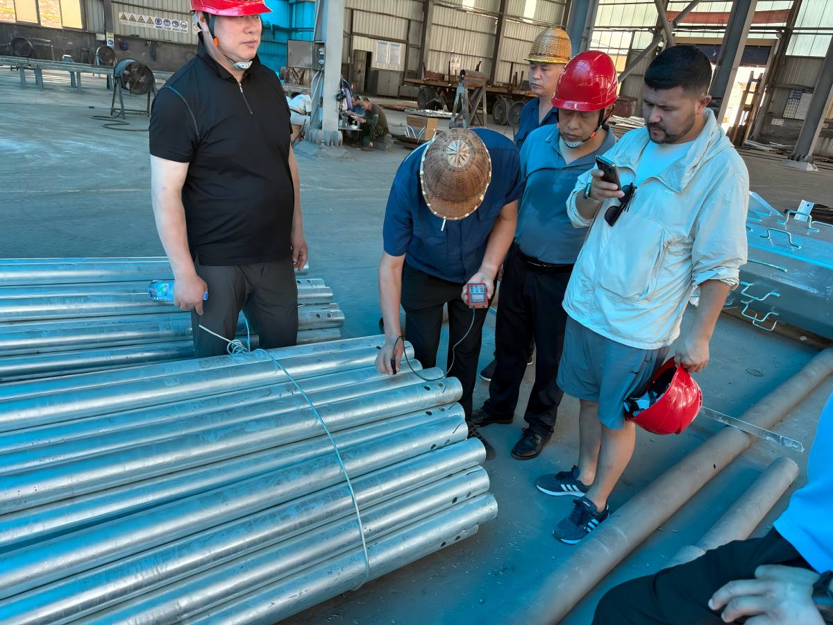 Kazakhstani Client Visit Production Line and Hot-dip Galvanizing Workshop
